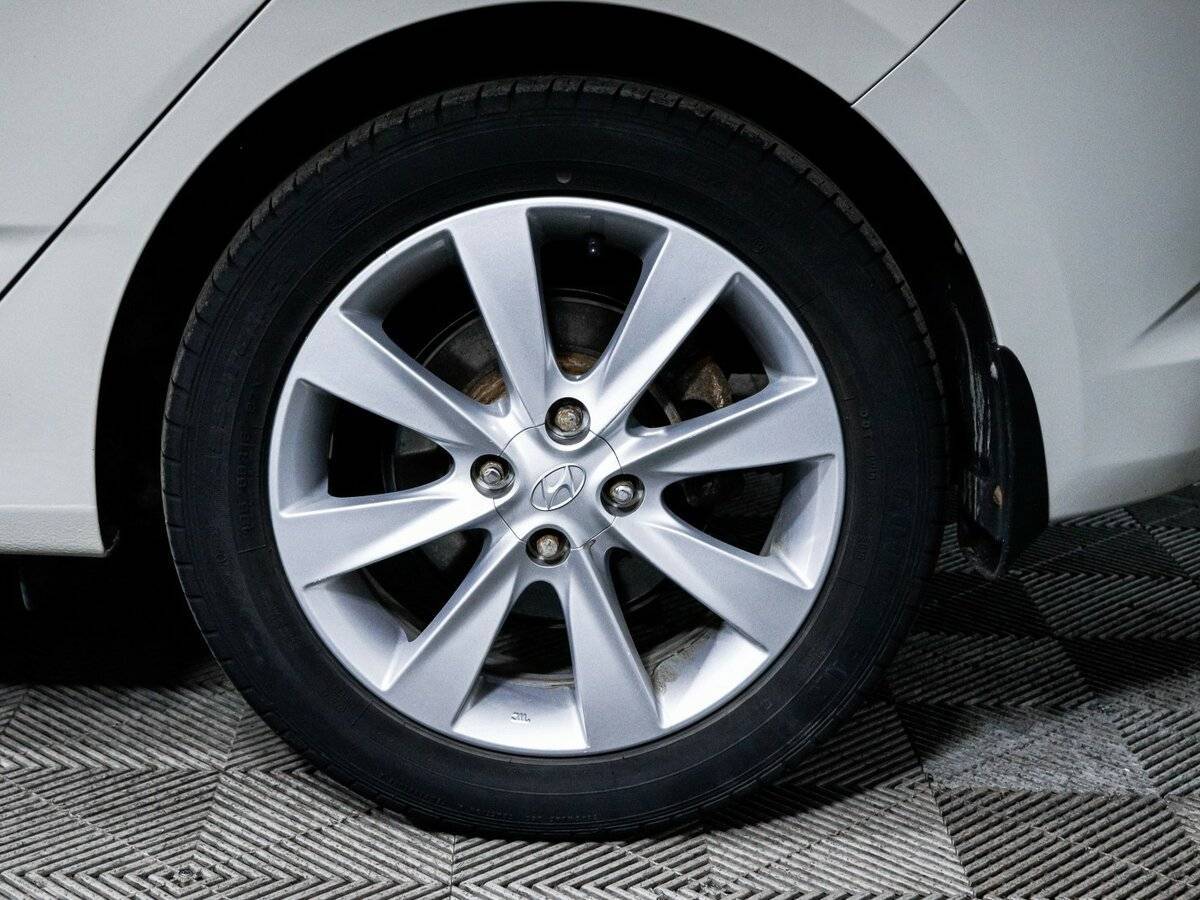 Купить Hyundai Solaris с пробегом. Фото: #10
