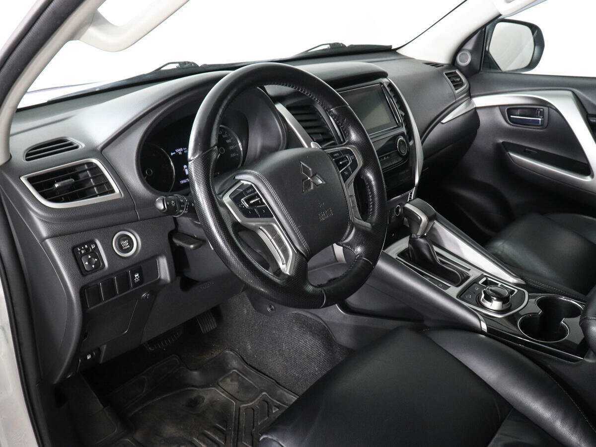 Купить Mitsubishi Pajero Sport с пробегом. Фото: #8