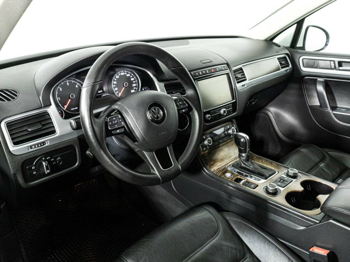 Купить Volkswagen Touareg с пробегом. Фото: #10