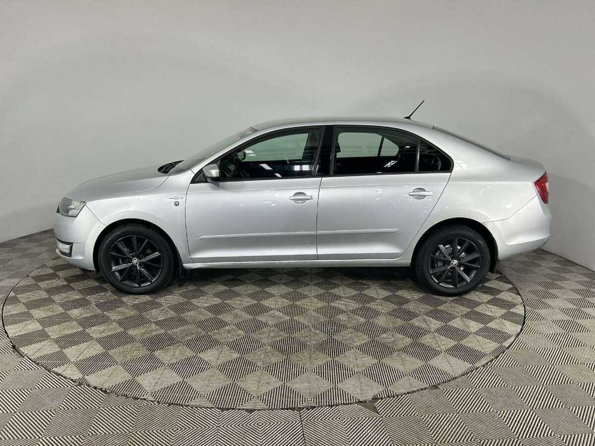 Купить Skoda Rapid с пробегом. Фото: #4