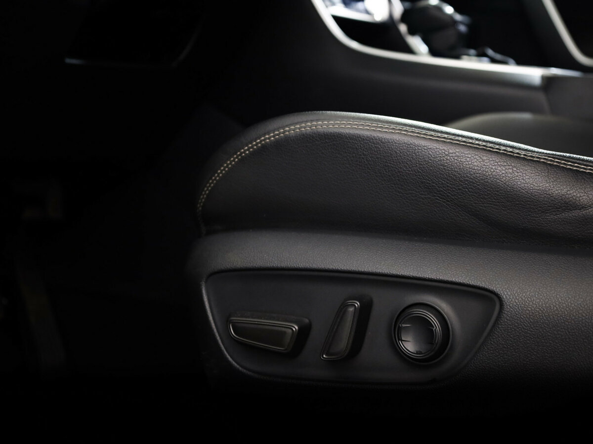 Купить Toyota RAV4 с пробегом. Фото: #17
