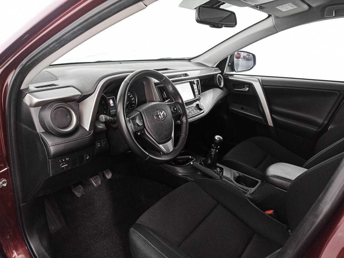 Купить Toyota RAV4 с пробегом. Фото: #15