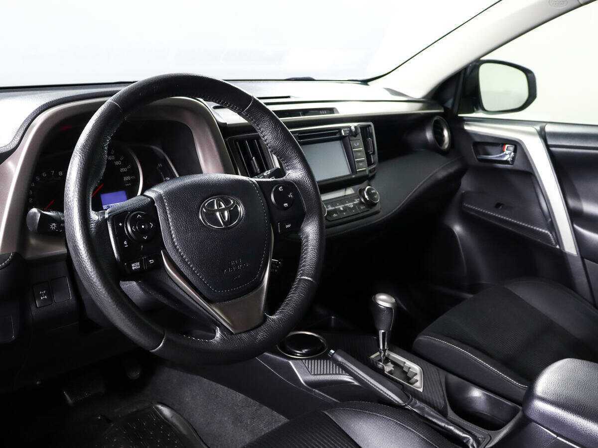 Купить Toyota RAV4 с пробегом. Фото: #13