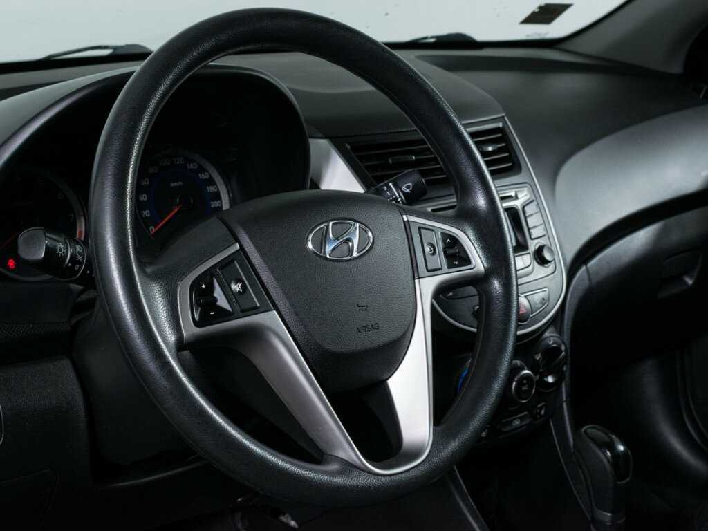 Купить Hyundai Solaris с пробегом. Фото: #10