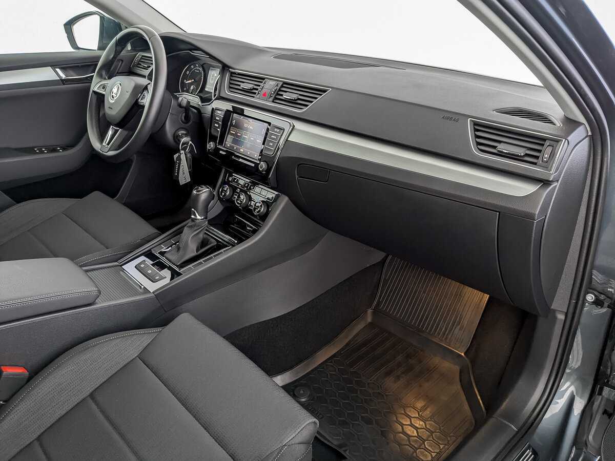 Купить Skoda Superb с пробегом. Фото: #8