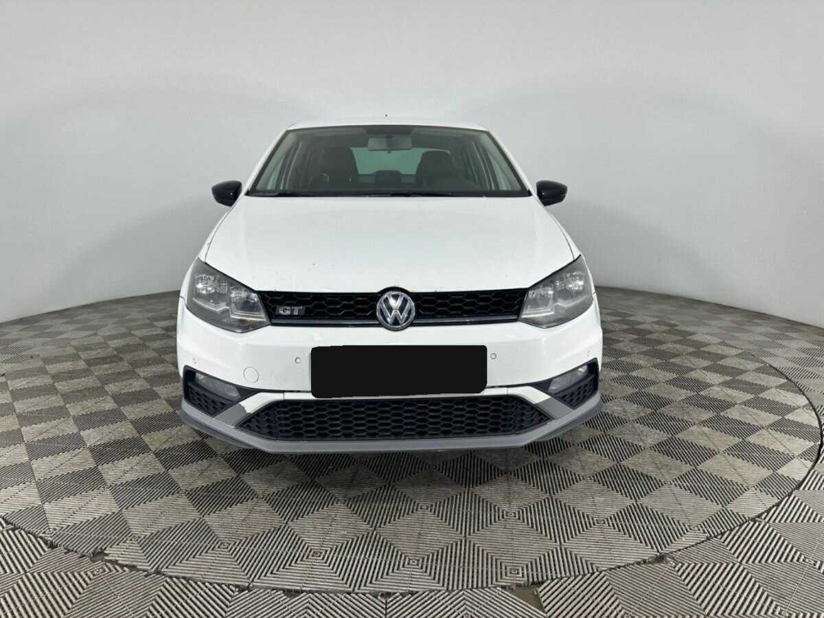 Купить Volkswagen Polo с пробегом. Фото: #1
