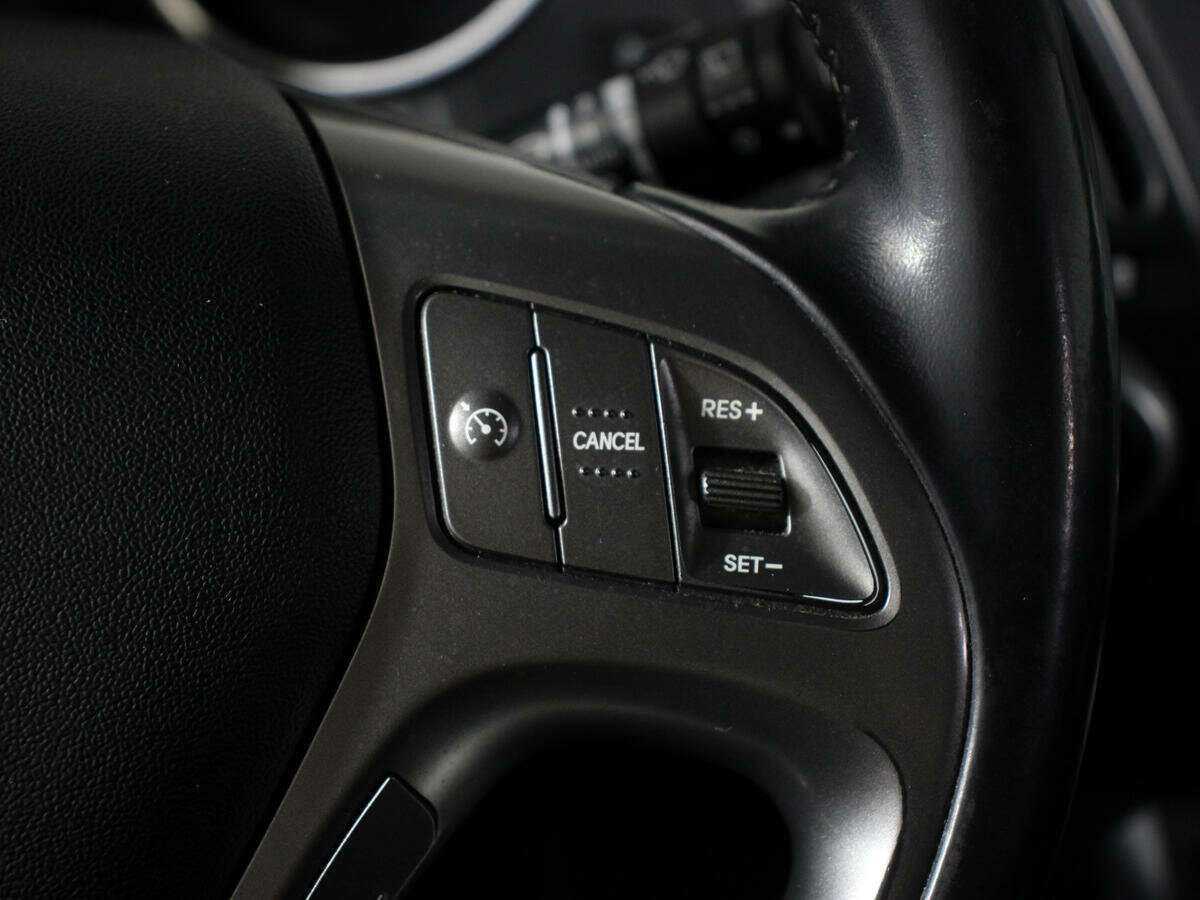 Купить Hyundai ix35 с пробегом. Фото: #15