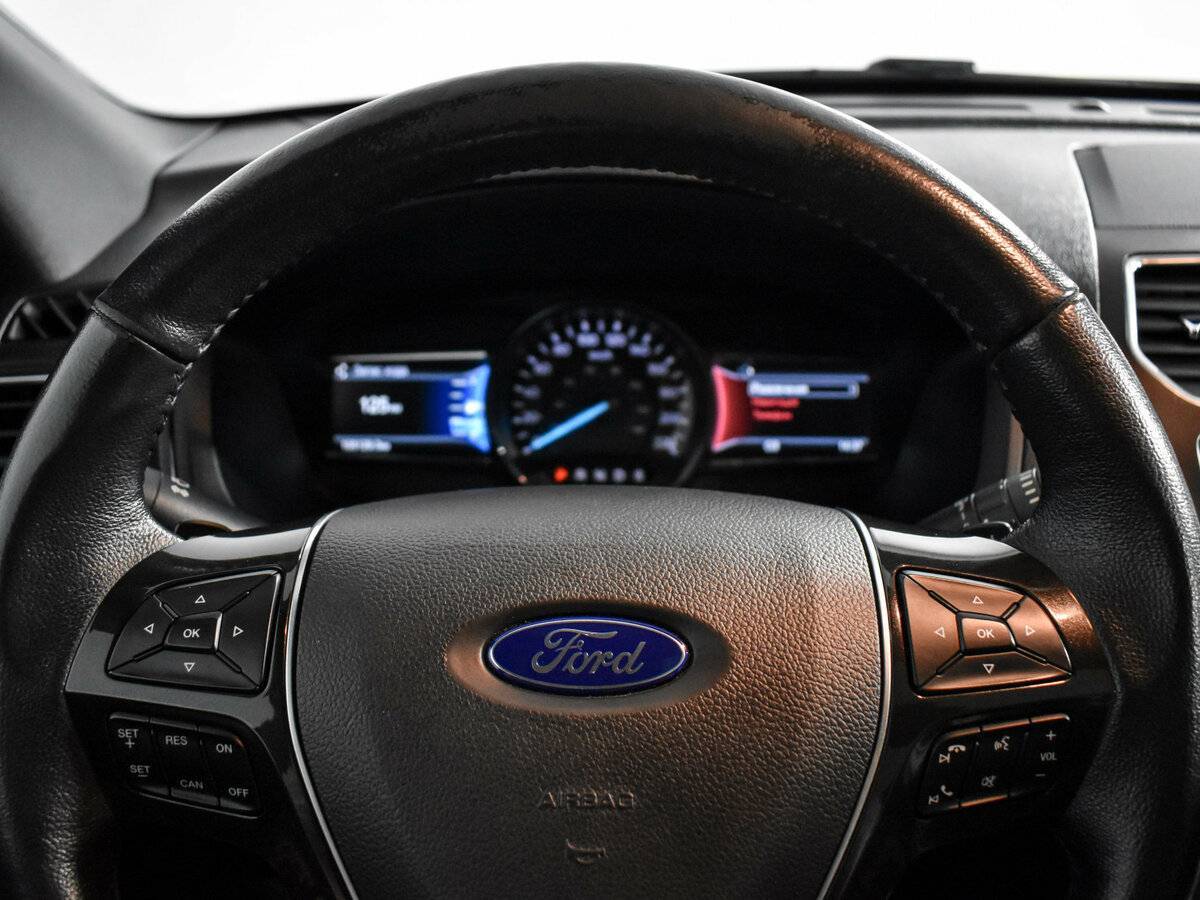 Купить Ford Explorer с пробегом. Фото: #18