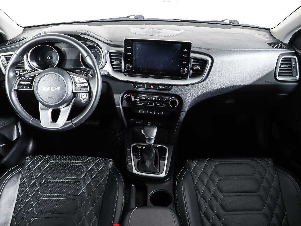 Купить Kia Ceed с пробегом. Фото: #10
