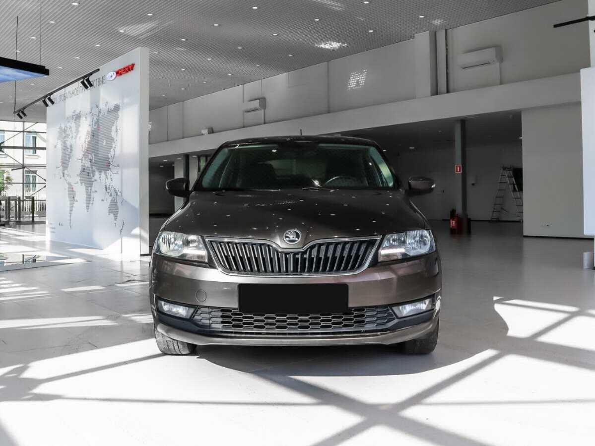 Купить Skoda Rapid с пробегом. Фото: #1