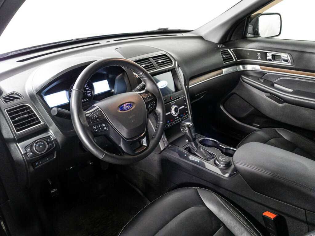 Купить Ford Explorer с пробегом. Фото: #10