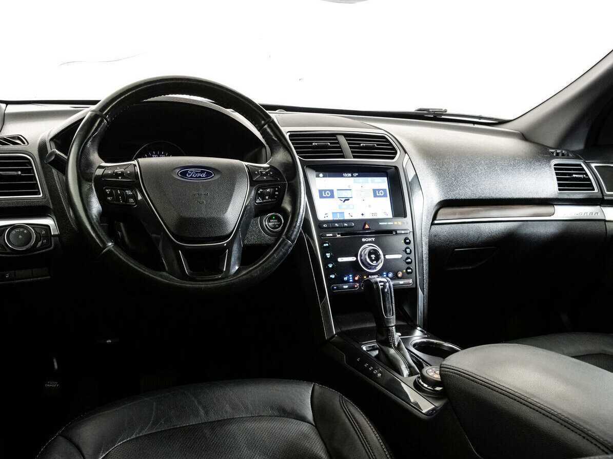 Купить Ford Explorer с пробегом. Фото: #8