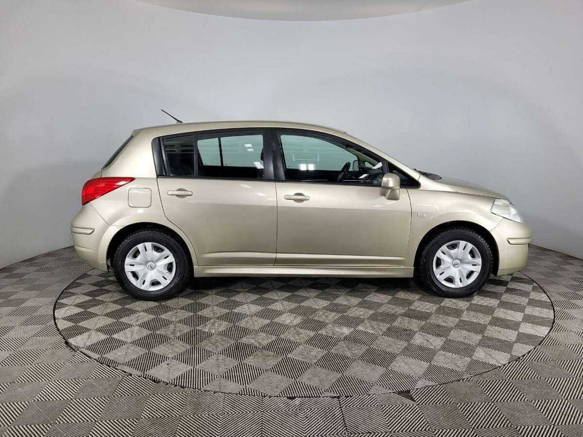 Купить Nissan Tiida с пробегом. Фото: #3
