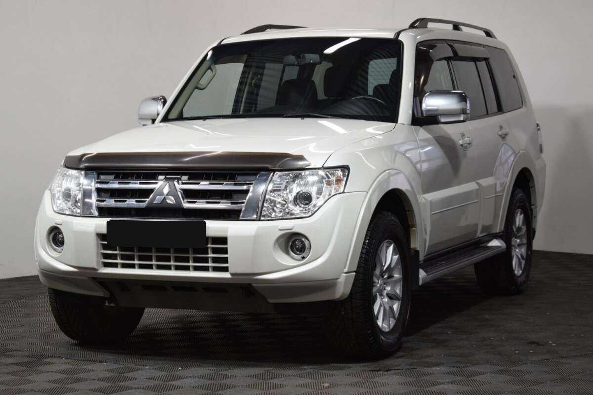 Купить Mitsubishi Pajero с пробегом. Посмотреть фото