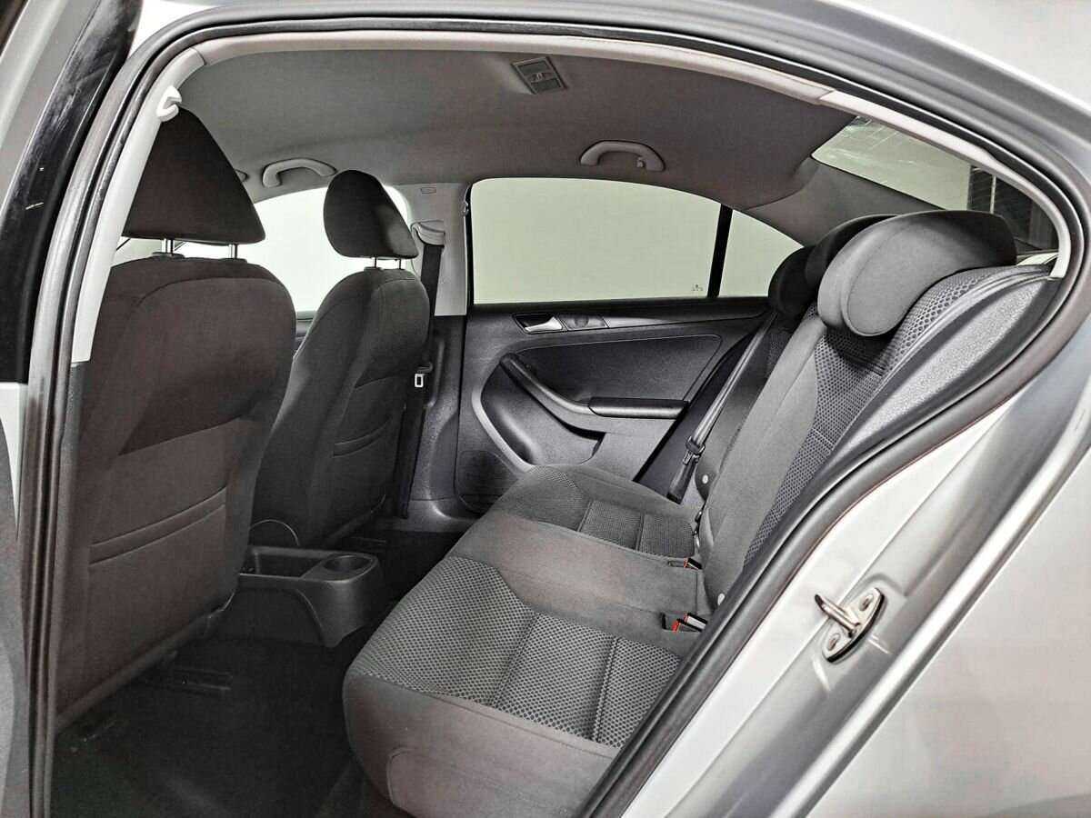 Купить Volkswagen Jetta с пробегом. Фото: #7