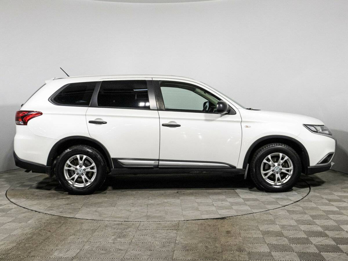 Купить Mitsubishi Outlander с пробегом. Фото: #3