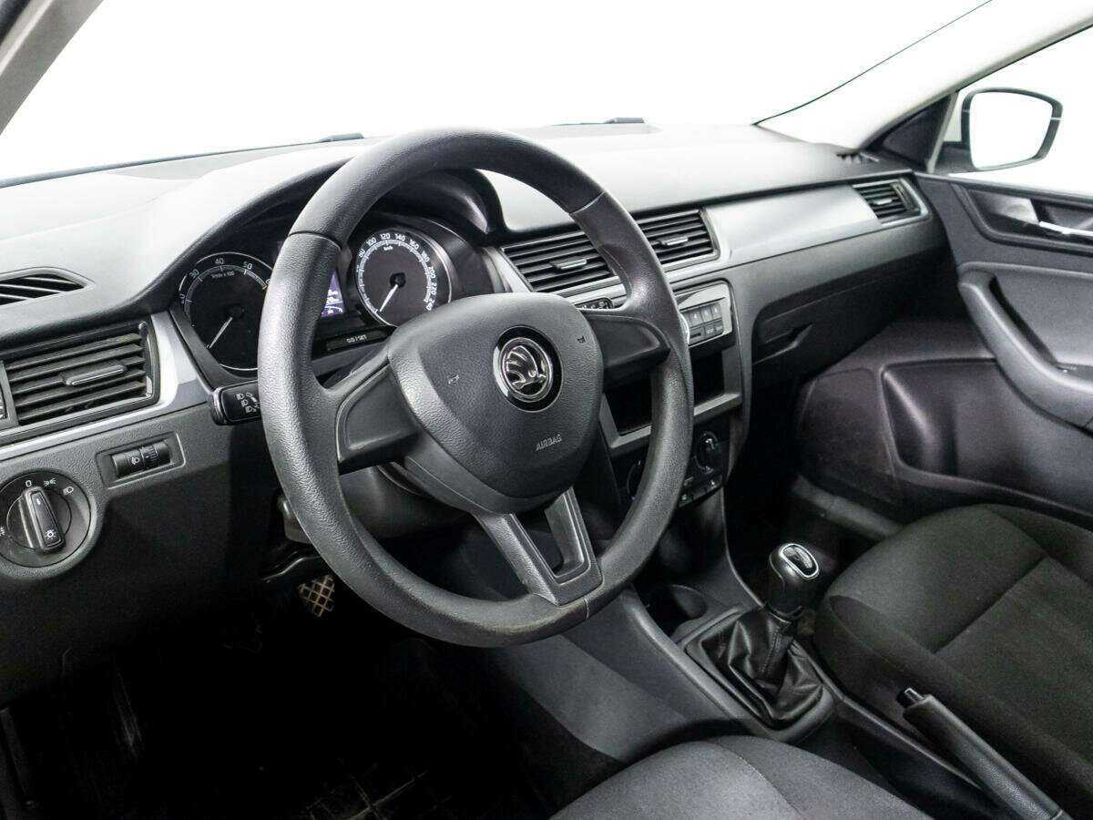 Купить Skoda Rapid с пробегом. Фото: #10