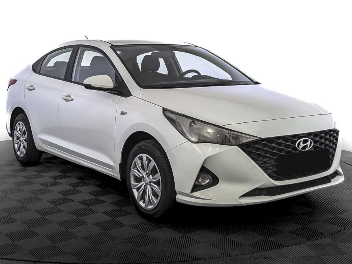 Купить Hyundai Solaris с пробегом. Фото: #2