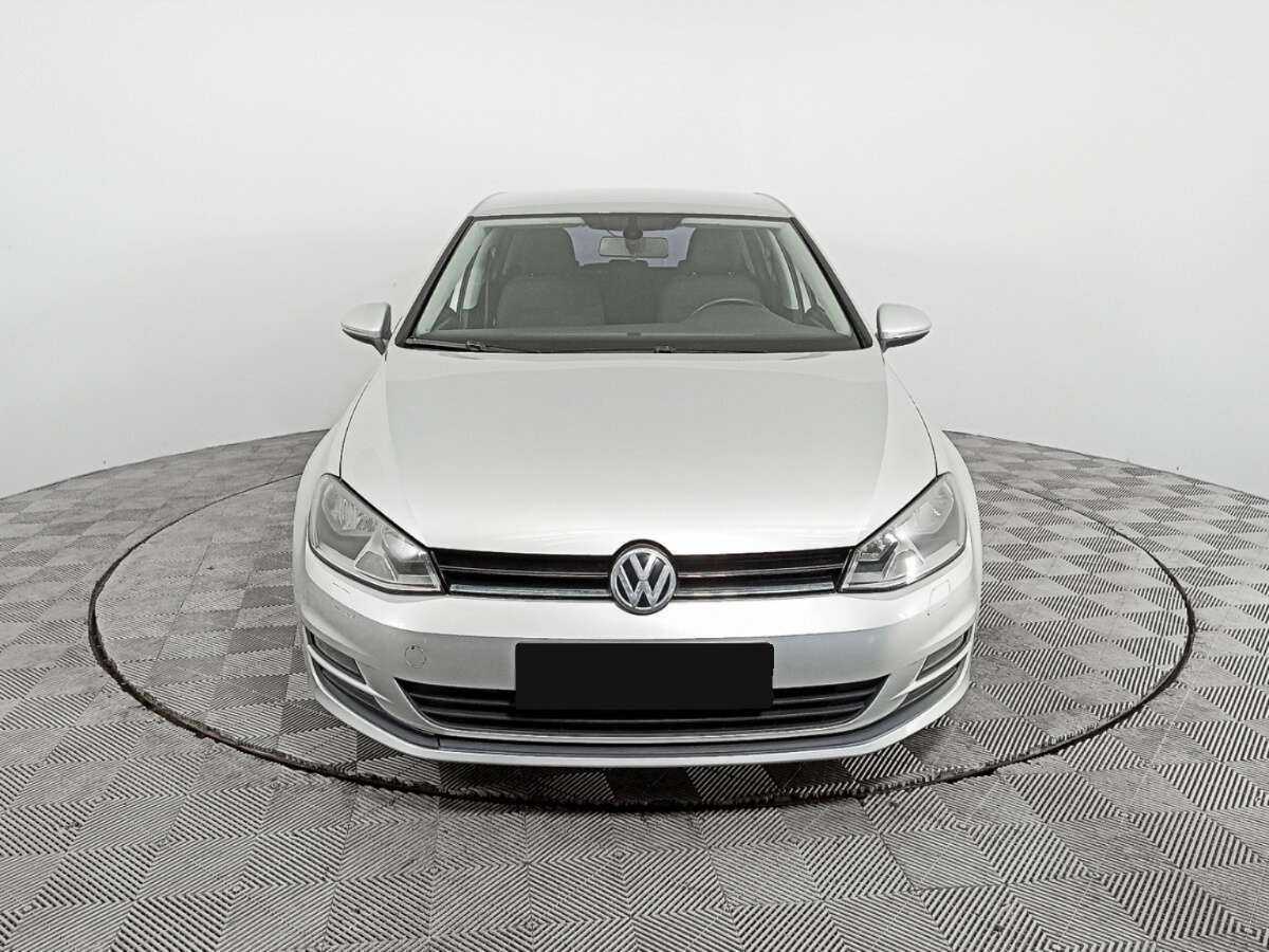 Купить Volkswagen Golf с пробегом. Фото: #1