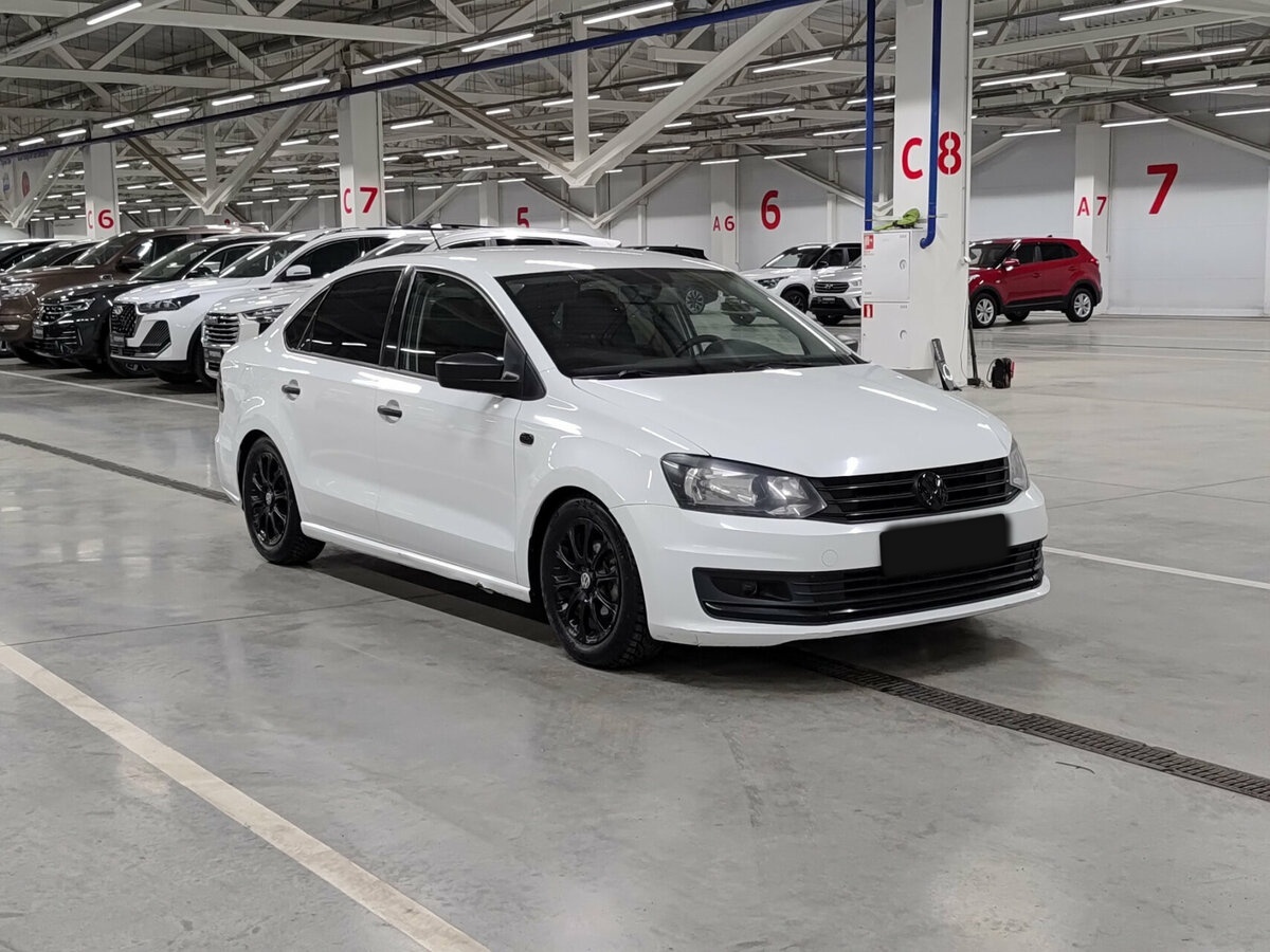 Купить Volkswagen Polo с пробегом. Фото: #2