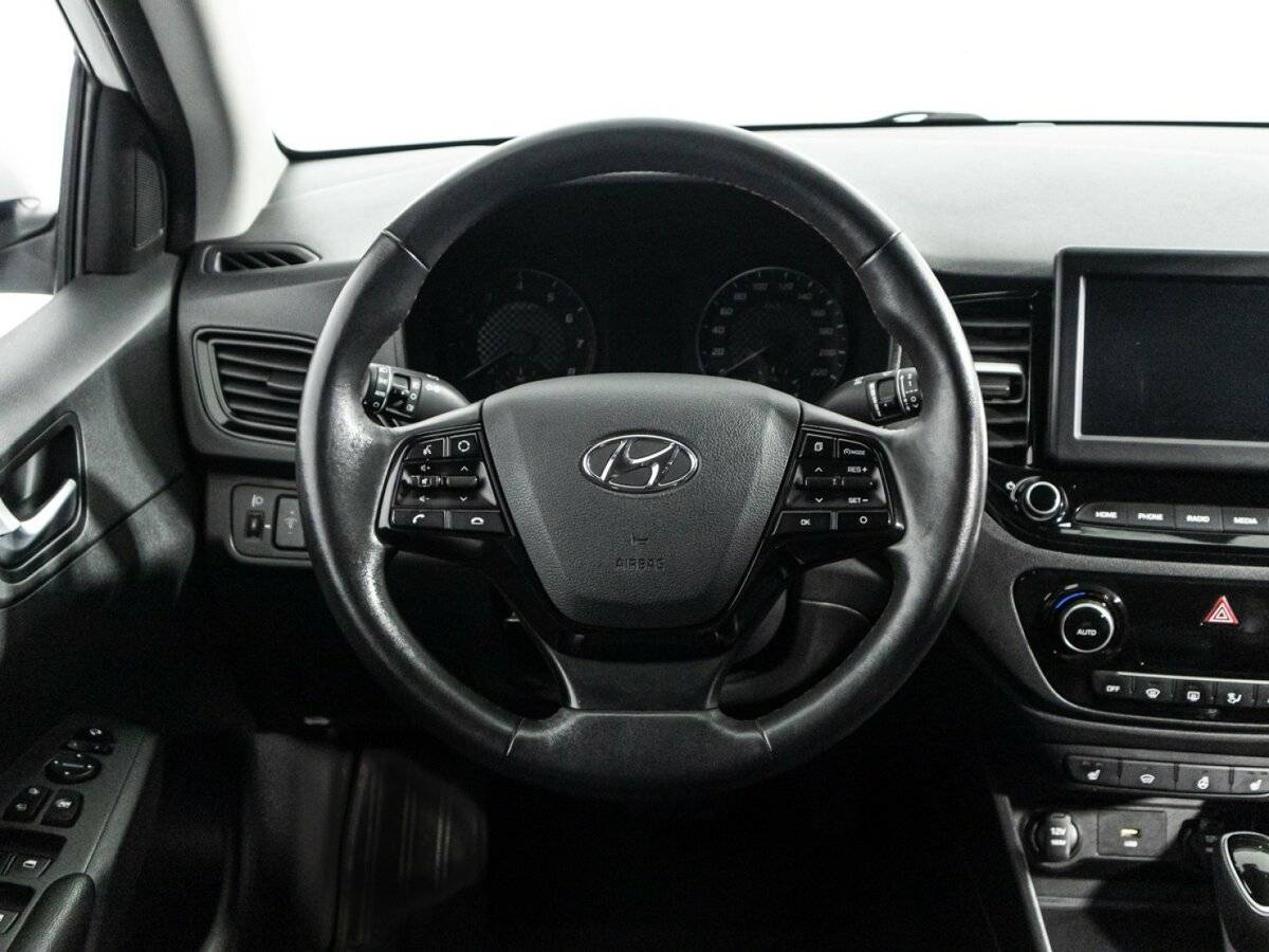 Купить Hyundai Solaris с пробегом. Фото: #18