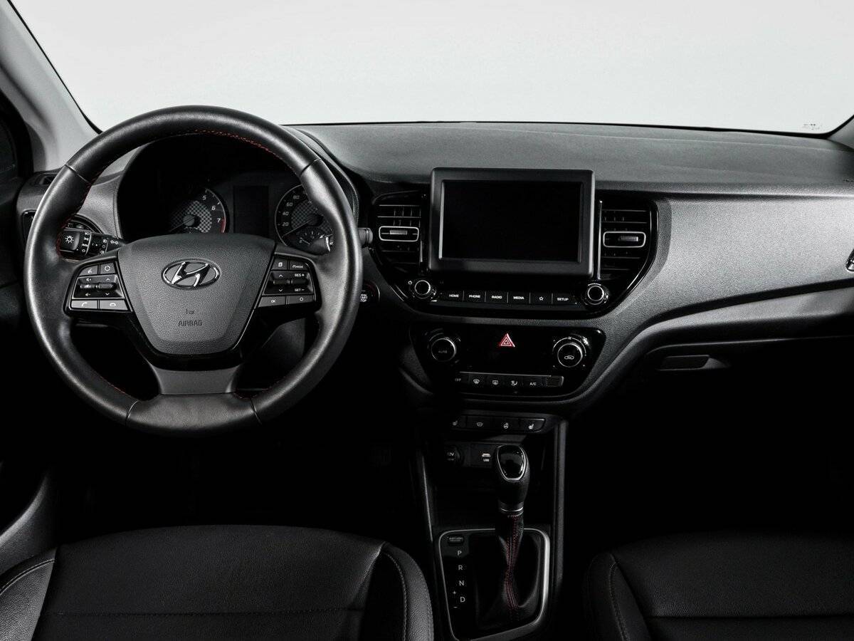 Купить Hyundai Solaris с пробегом. Фото: #11