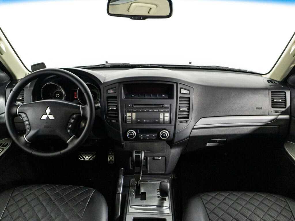 Купить Mitsubishi Pajero с пробегом. Фото: #19