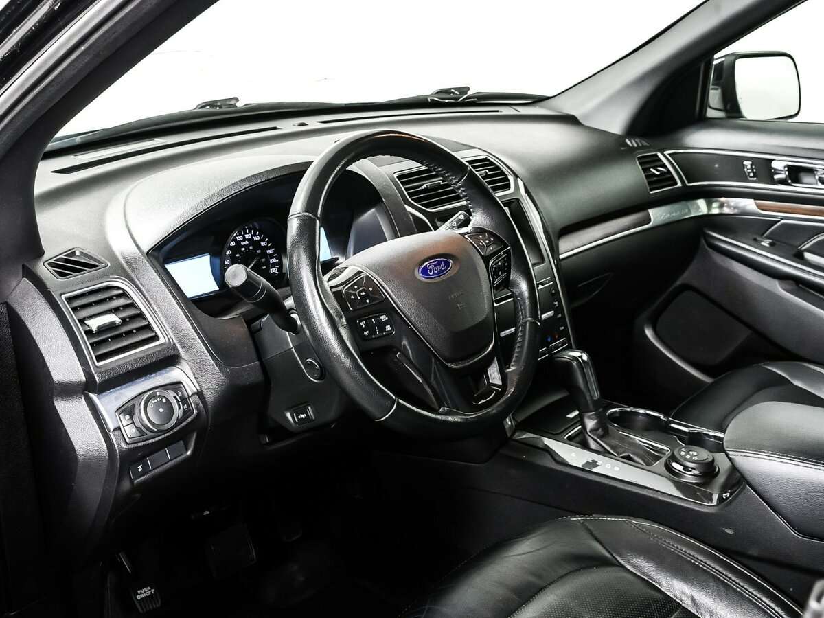 Купить Ford Explorer с пробегом. Фото: #12