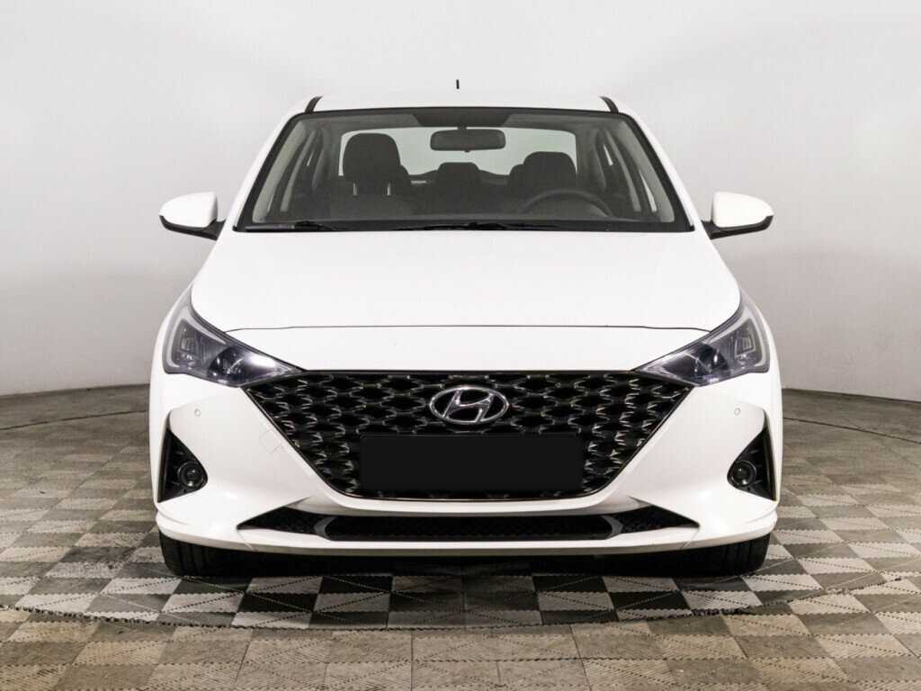 Купить Hyundai Solaris с пробегом. Фото: #1