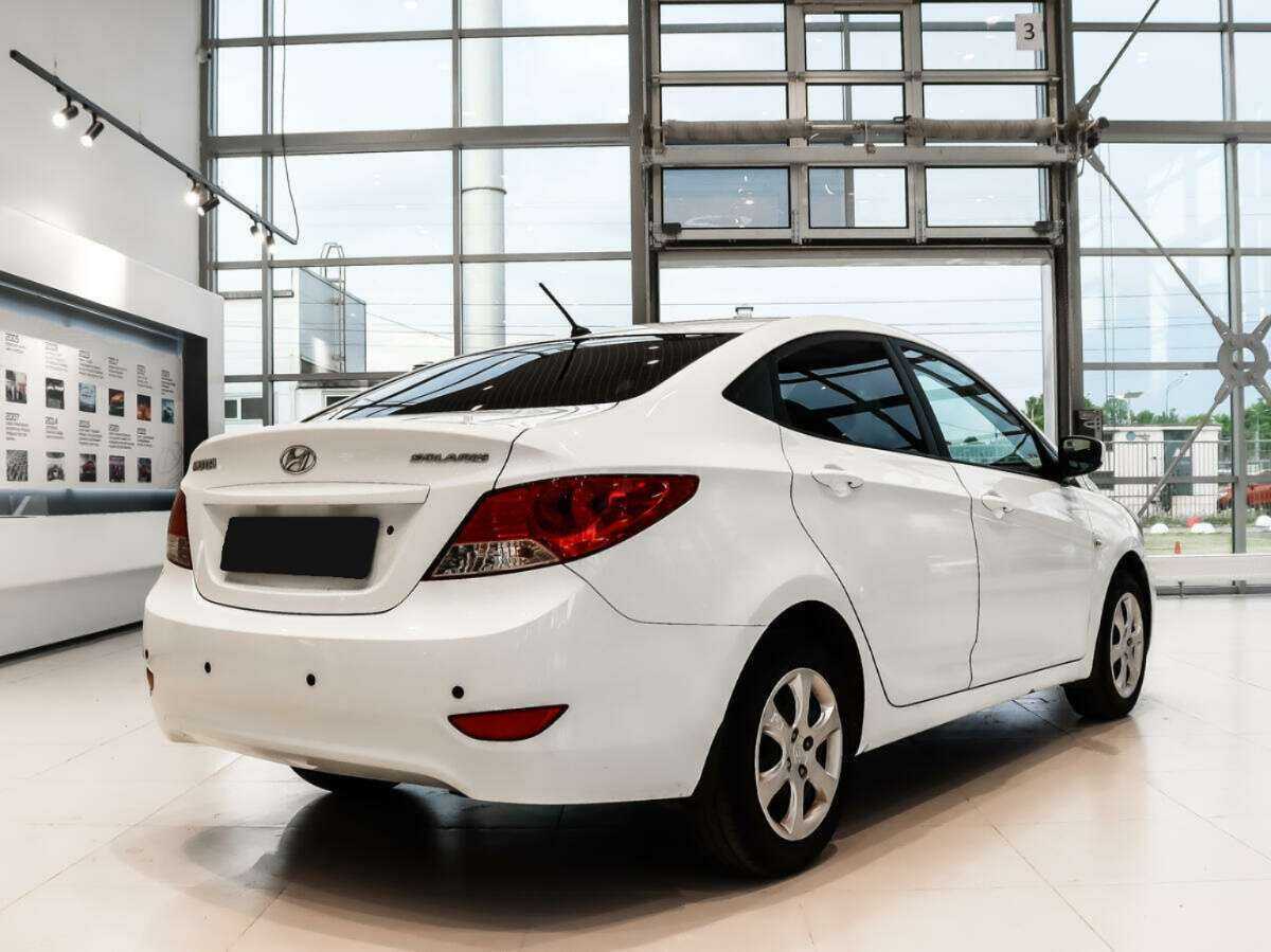 Купить Hyundai Solaris с пробегом. Фото: #4