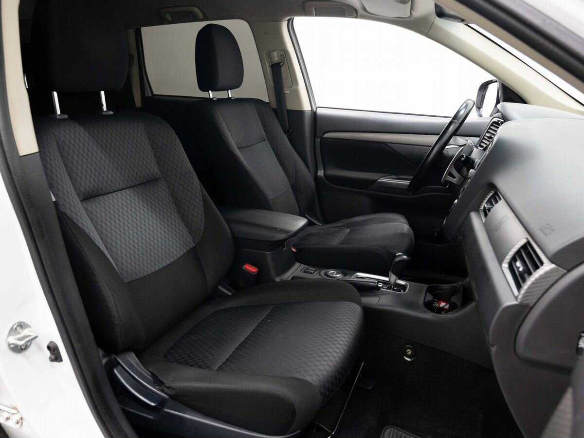 Купить Mitsubishi Outlander с пробегом. Фото: #13
