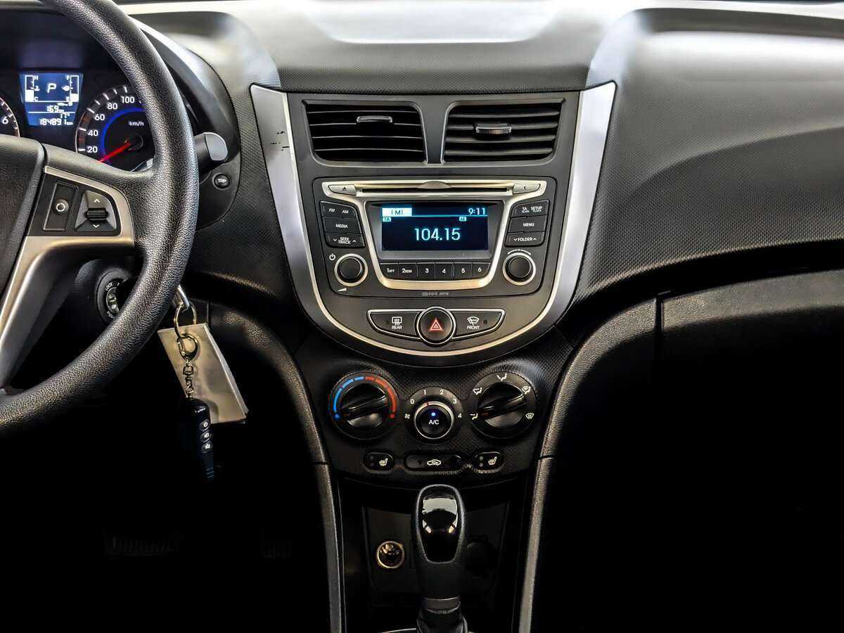 Купить Hyundai Solaris с пробегом. Фото: #12