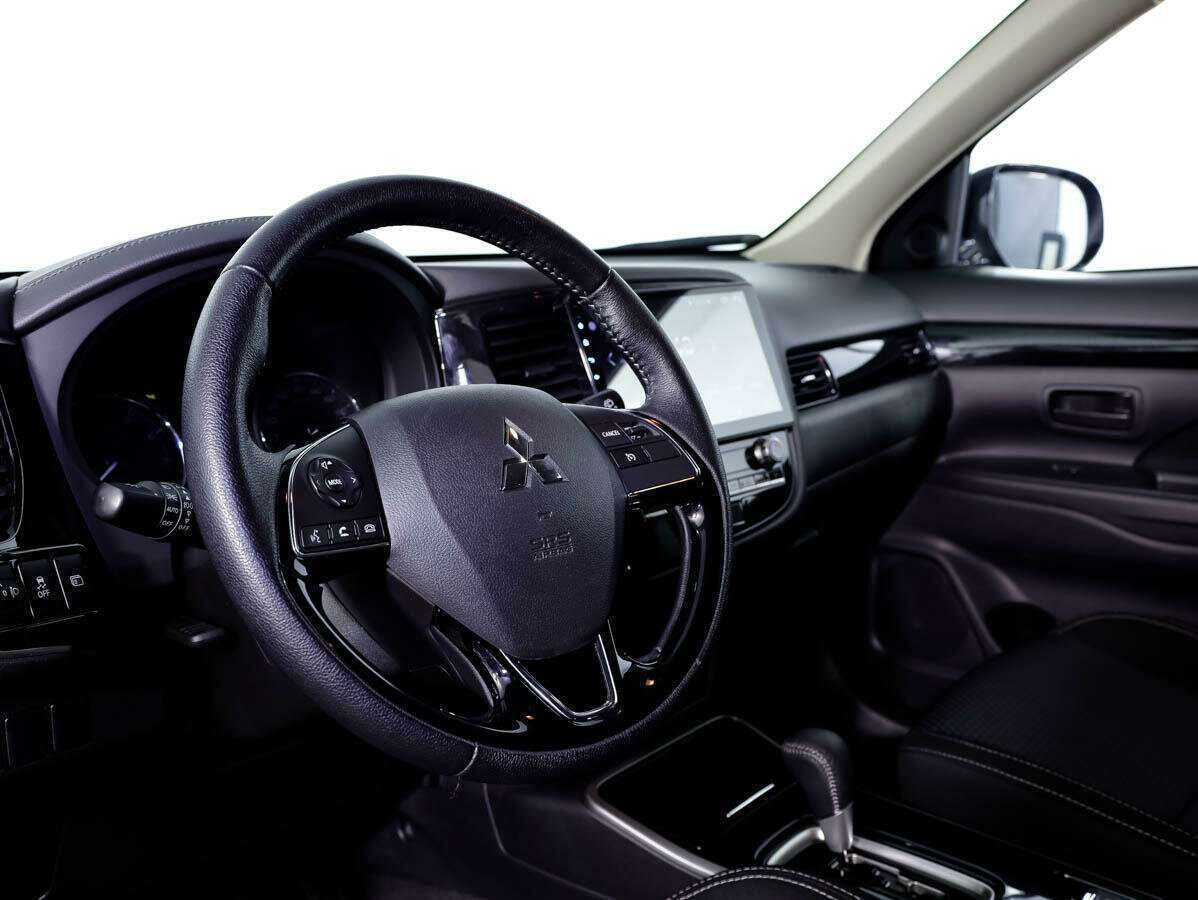 Купить Mitsubishi Outlander с пробегом. Фото: #10