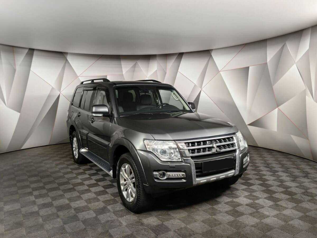 Купить Mitsubishi Pajero с пробегом. Фото: #2