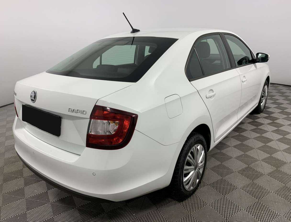 Купить Skoda Rapid с пробегом. Фото: #4