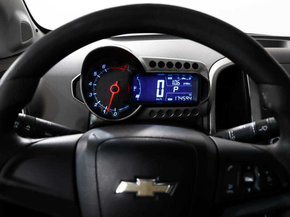 Купить Chevrolet Aveo с пробегом. Фото: #15