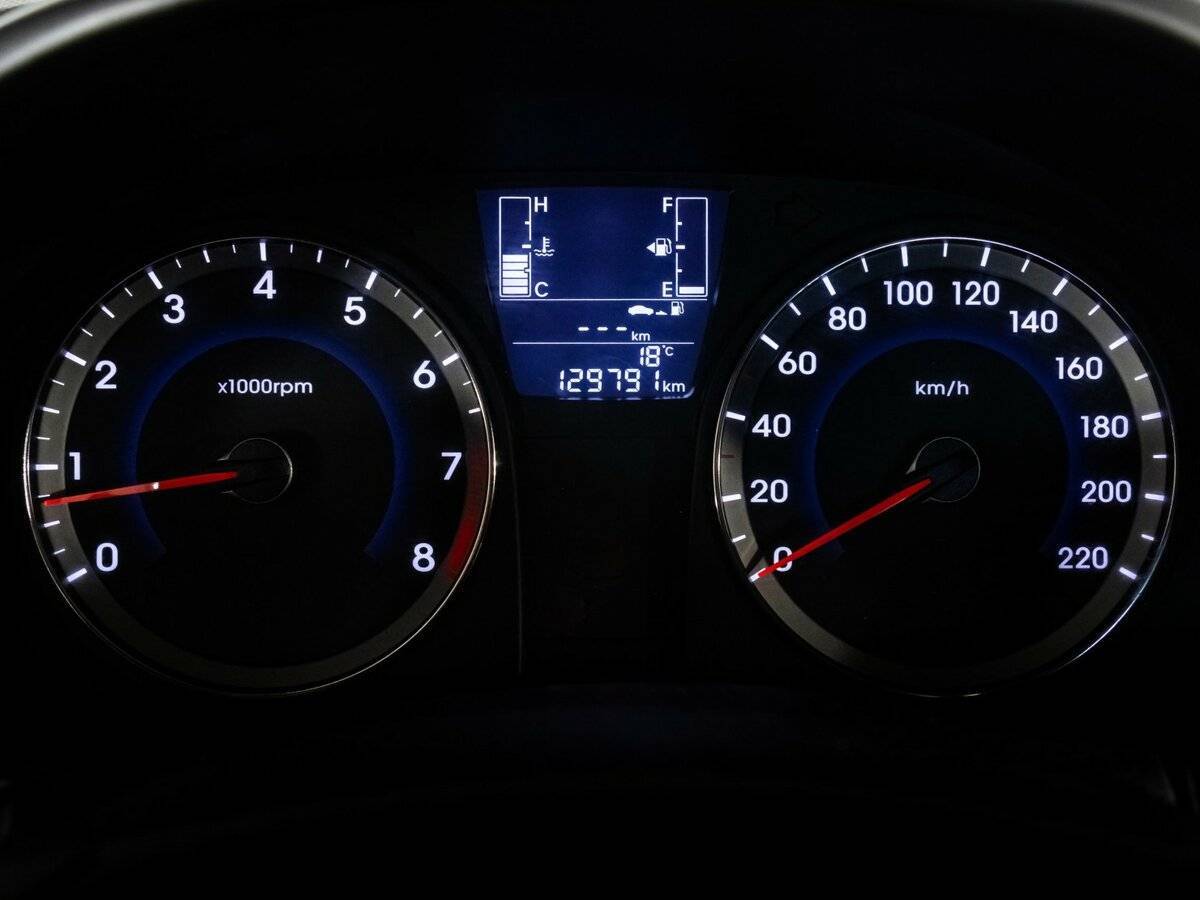 Купить Hyundai Solaris с пробегом. Фото: #12