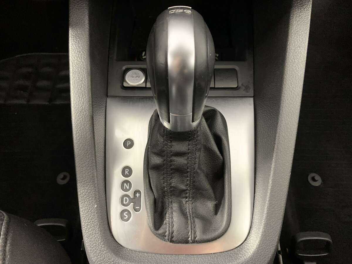 Купить Volkswagen Jetta с пробегом. Фото: #18
