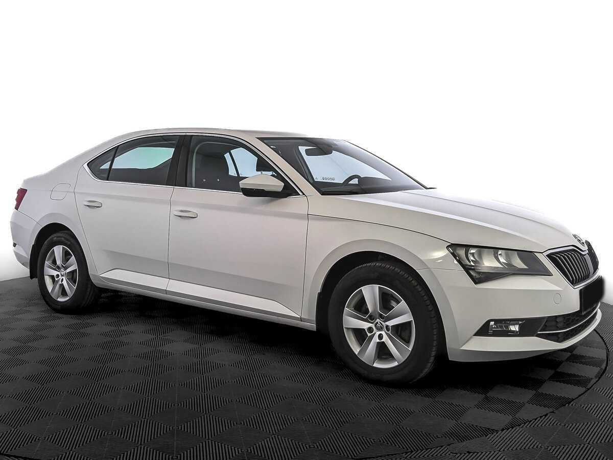 Купить Skoda Superb с пробегом. Фото: #2