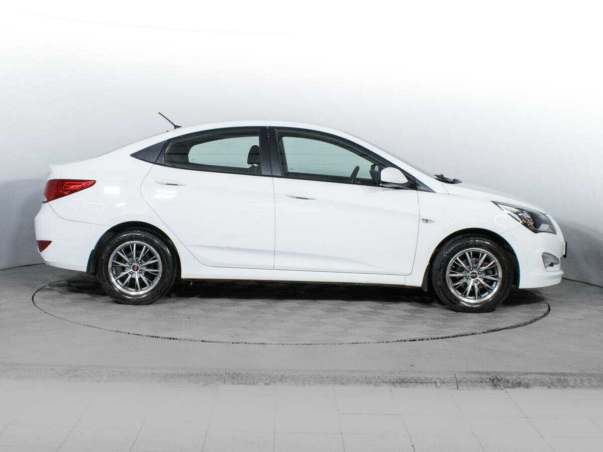 Купить Hyundai Solaris с пробегом. Фото: #3