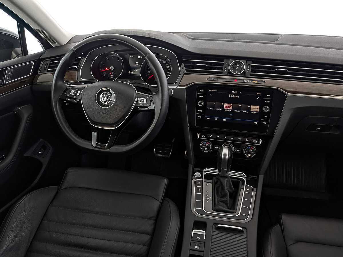 Купить Volkswagen Passat с пробегом. Фото: #29
