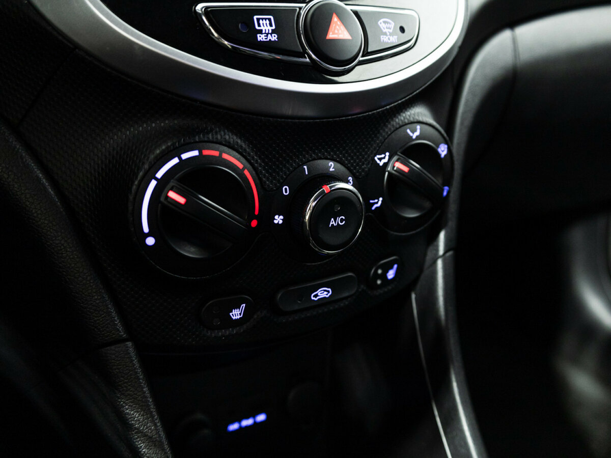Купить Hyundai Solaris с пробегом. Фото: #14