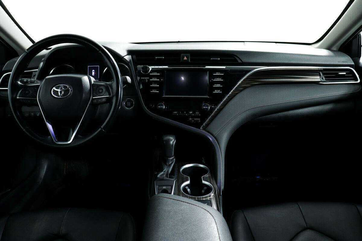 Купить Toyota Camry с пробегом. Фото: #10