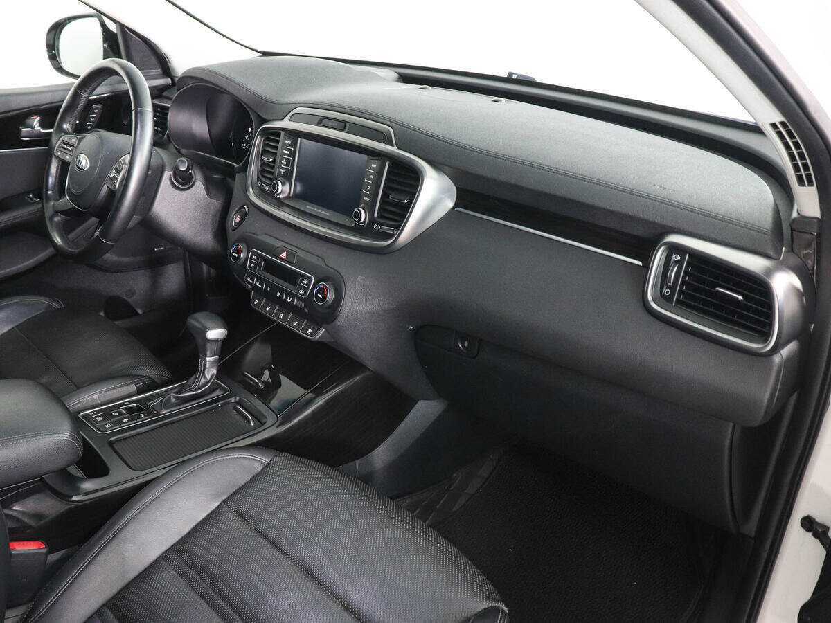 Купить Kia Sorento с пробегом. Фото: #10