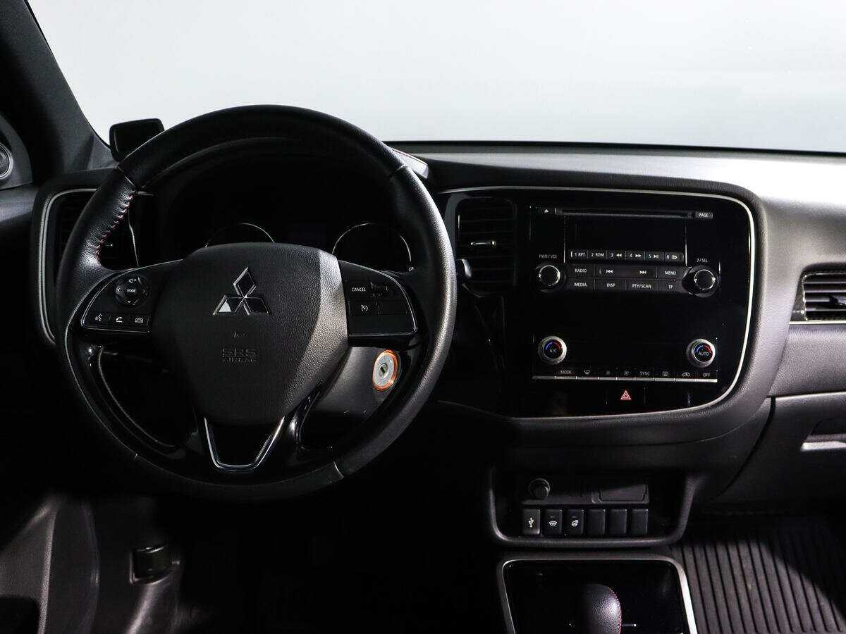 Купить Mitsubishi Outlander с пробегом. Фото: #9