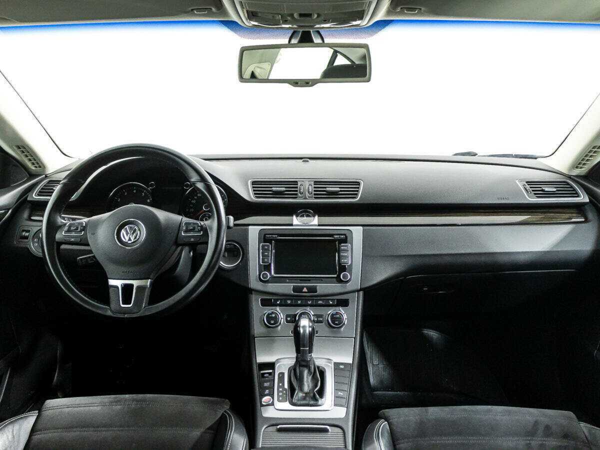 Купить Volkswagen Passat CC с пробегом. Фото: #12