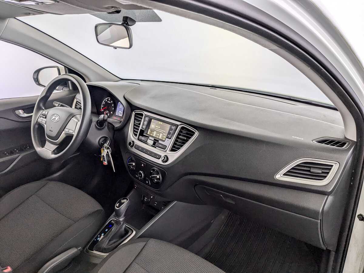 Купить Hyundai Solaris с пробегом. Фото: #8