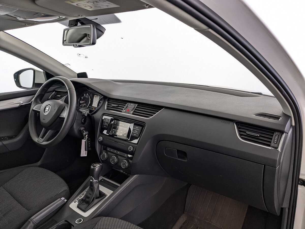 Купить Skoda Octavia с пробегом. Фото: #12