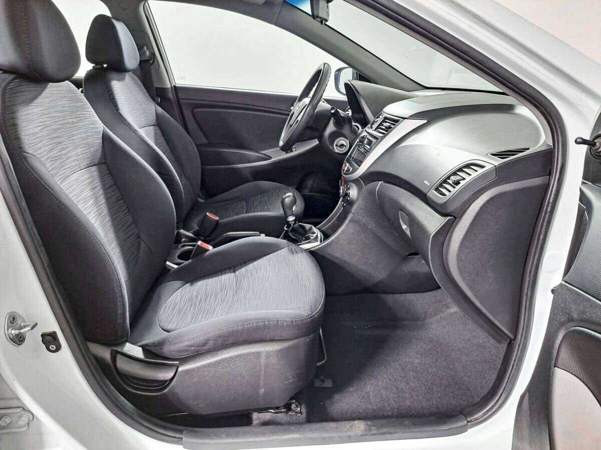 Купить Hyundai Solaris с пробегом. Фото: #8
