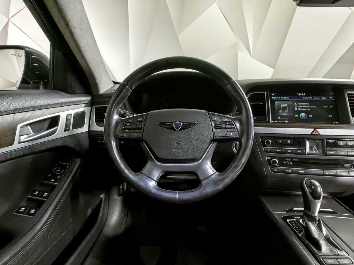 Купить Hyundai Genesis с пробегом. Фото: #15